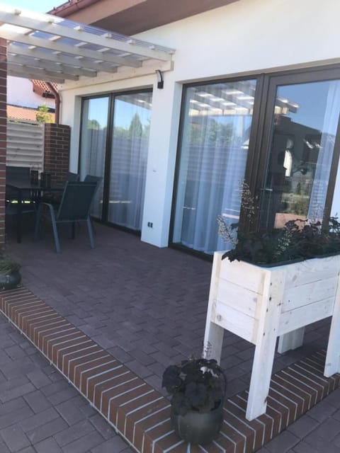 Apartament u Izy Apartment in Leba