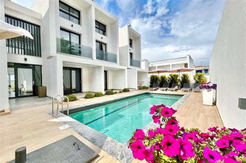 Garden view, Pool view, Swimming pool