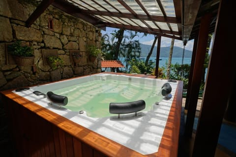 Hot Tub, Spa and wellness centre/facilities