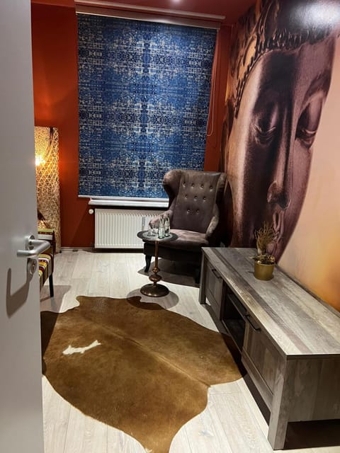 Seating area, Bedroom