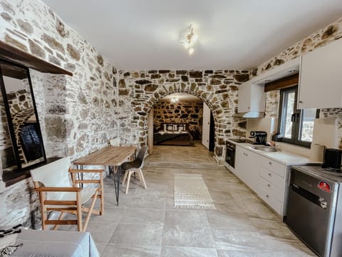 Lefteris Rooms Apartment in Crete