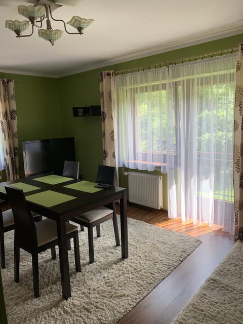 Communal lounge/ TV room, Living room, Seating area