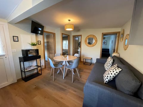 Casita Independiente y tres apartamentos con piscina Ladeira Playa House in Viana do Castelo District, Portugal