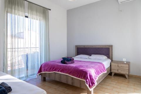 Bedroom, air conditioner