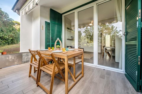 Patio, Dining area