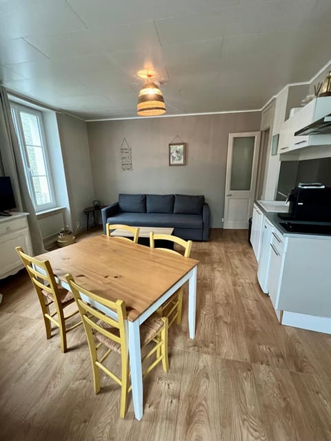 Escale en Ville Appart entier T2 centre ville de Cherbourg Apartment in Normandy