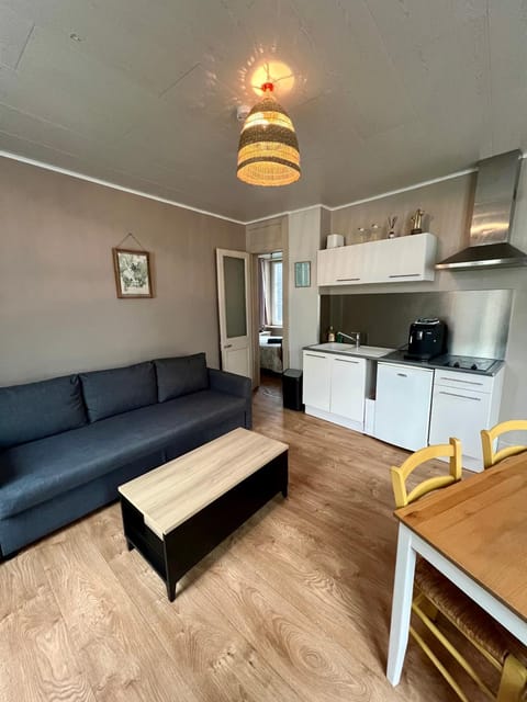 Escale en Ville Appart entier T2 centre ville de Cherbourg Apartment in Normandy