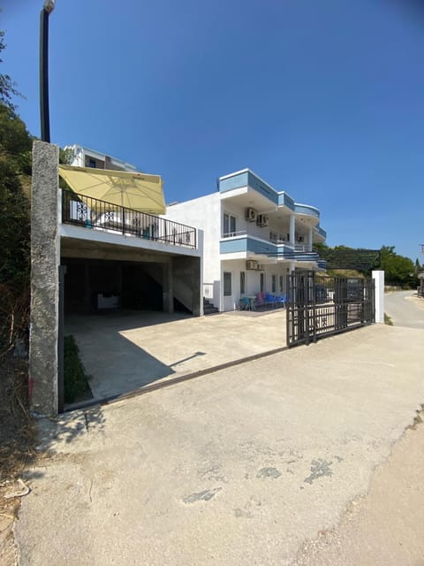 Property building, Day