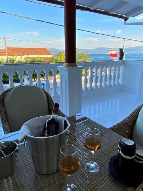 View (from property/room), Balcony/Terrace, Sea view