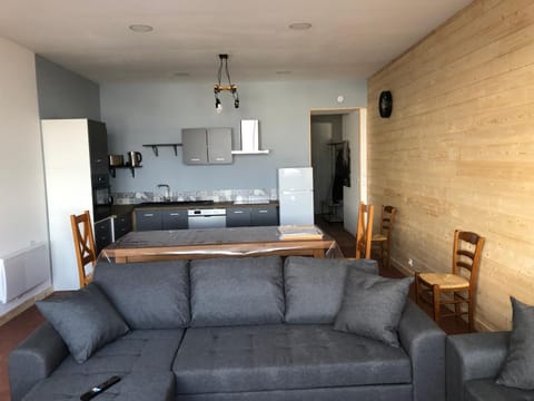 appartement 12 couchages proche piste ski et de randonnées du lioran Apartment in Auvergne-Rhône-Alpes