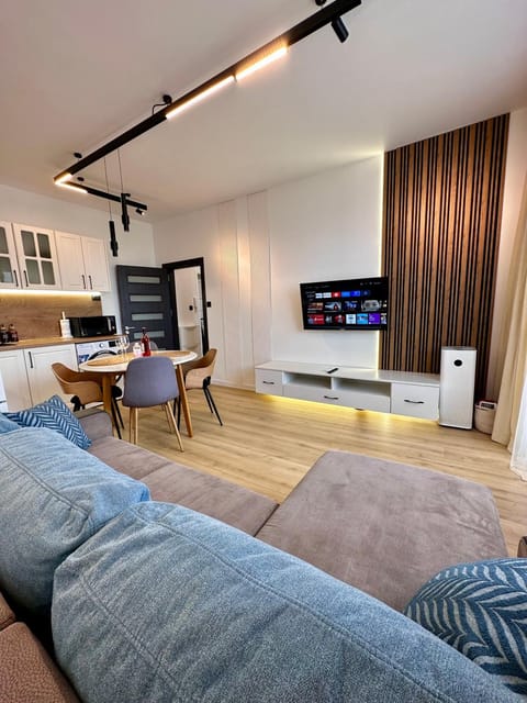 Communal lounge/ TV room, TV and multimedia, Kitchen or kitchenette, Living room, Seating area, Dining area, Evening entertainment, minibar, oven