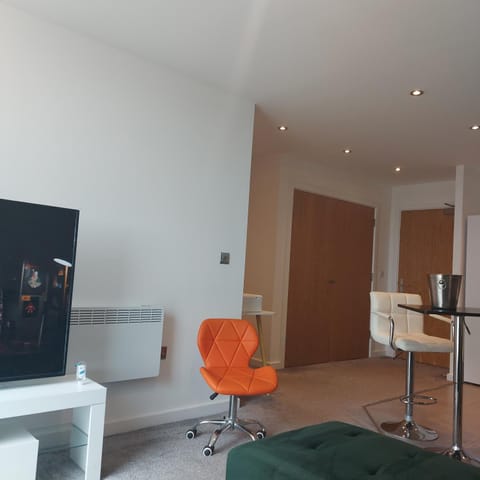 Communal lounge/ TV room, Living room, Dining area