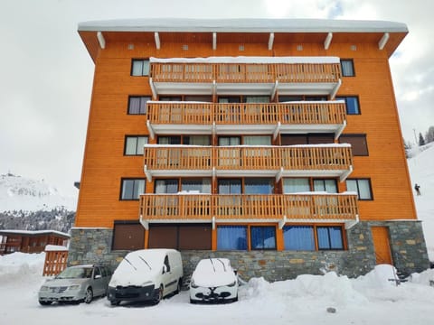 Appartement rénové 2 pièces pour 6 personnes à 50m des pistes, calme, balcon vue Mont Blanc - FR-1-181-2554 Apartment in Mâcot-la-Plagne