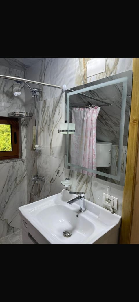 Paja Guesthouse - Camping Bed and Breakfast in Podgorica Municipality, Montenegro