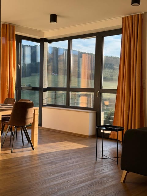 View (from property/room), Dining area, Mountain view
