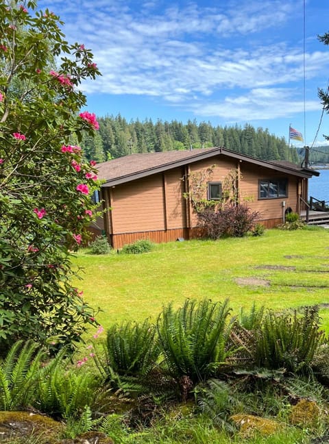 April Point Harbour House Chalet in Campbell River