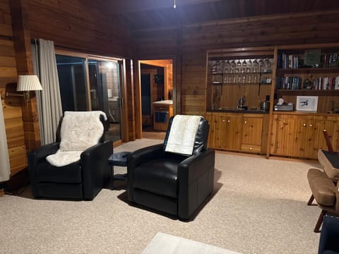 April Point Harbour House Chalet in Campbell River