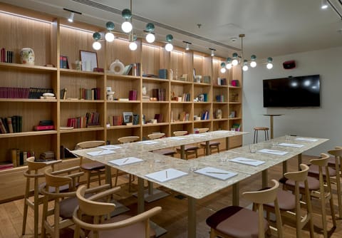 Meeting/conference room