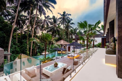 Patio, Natural landscape, Garden, View (from property/room), Balcony/Terrace, Garden view, Pool view, Swimming pool, sunbed