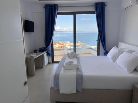 Natural landscape, Bedroom, Sea view, towels