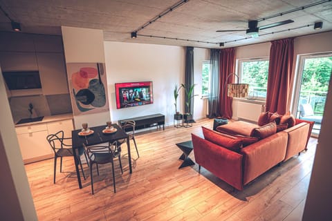 TV and multimedia, Living room, Seating area, Dining area, locker, locker