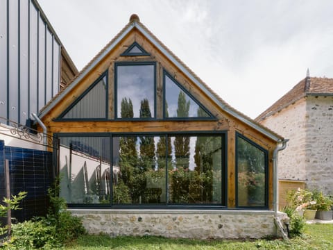 Maison du Passeur du XVIII siècle, classée, Authenticité et Confort avec Jardin SPA en option, proche Giverny, 1 heure de Paris Villa in Vernon