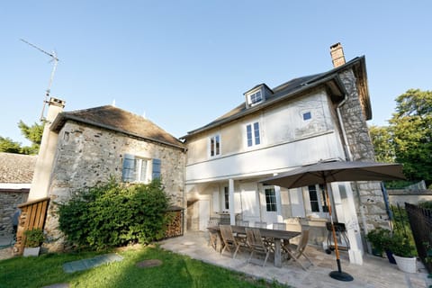 Maison du Passeur du XVIII siècle, classée, Authenticité et Confort avec Jardin SPA en option, proche Giverny, 1 heure de Paris Villa in Vernon