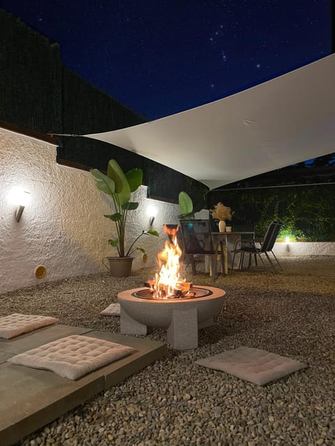 Patio, Night, BBQ facilities