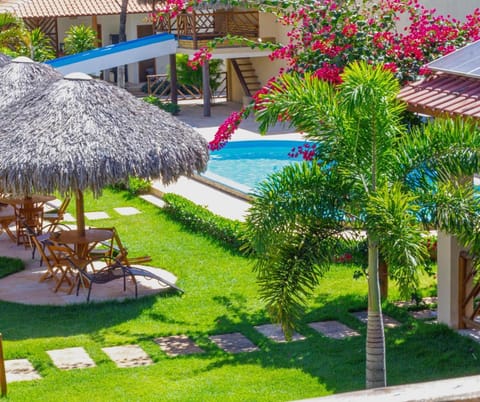 Spring, Day, Natural landscape, Bird's eye view, Garden, View (from property/room), Garden view, Pool view, Swimming pool, sunbed