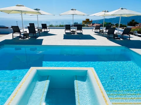 Day, Pool view, Sea view, Swimming pool, sunbed