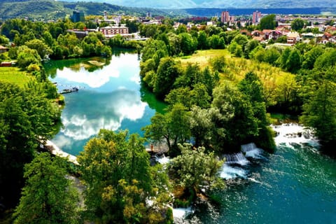 Nearby landmark, Bird's eye view