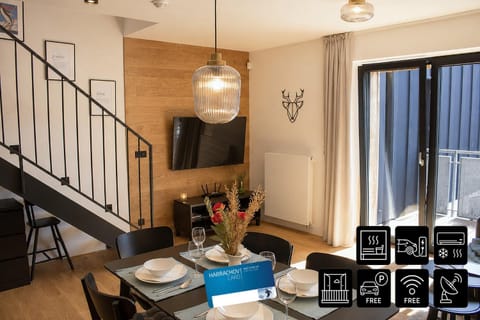 TV and multimedia, Living room, Seating area, Dining area