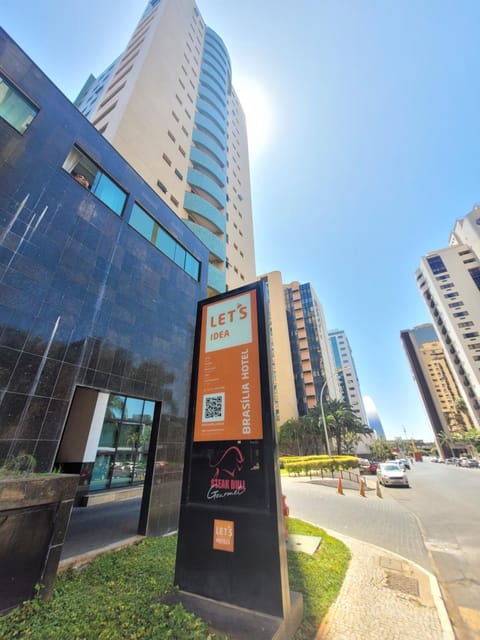 Property building, Facade/entrance, Day, Property logo or sign, Neighbourhood, Street view, Location