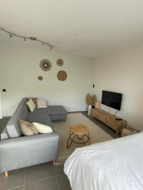 TV and multimedia, Seating area