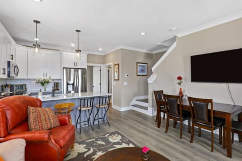 The Bird House on Turtle Bay House in Old Hickory