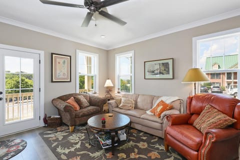 The Bird House on Turtle Bay House in Old Hickory