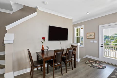 The Bird House on Turtle Bay House in Old Hickory