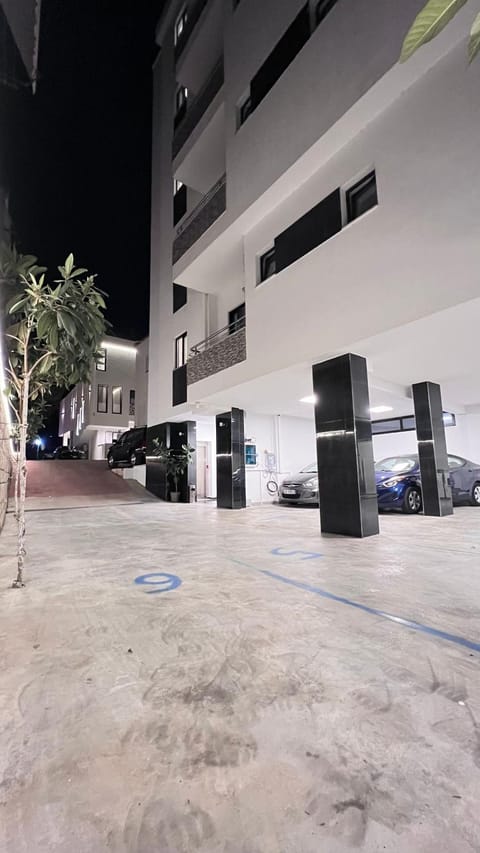 Facade/entrance, Parking