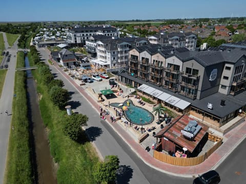 Property building, Pool view, Swimming pool