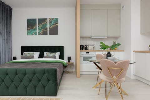 Communal lounge/ TV room, Bed, Living room