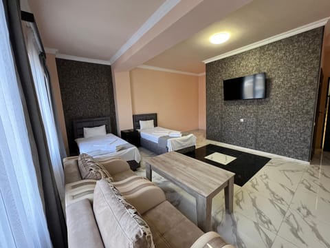 Communal lounge/ TV room, TV and multimedia, Photo of the whole room, Bedroom