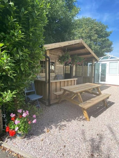 Lazy Acres Annex Apartment in North Devon District