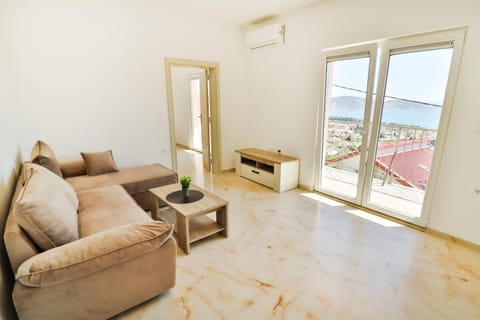 Balcony/Terrace, Living room, Seating area, Sea view