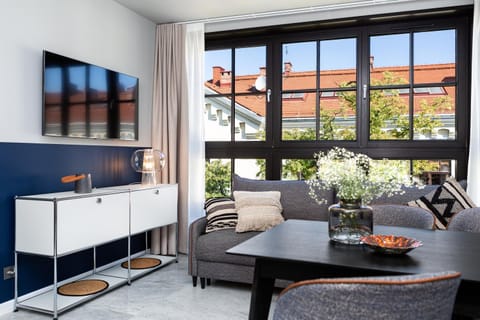 TV and multimedia, Seating area