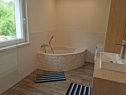 Schöne große 90 m² Ferienwohung in Zweikirchen Apartment in Carinthia, Austria