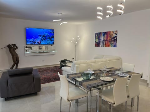TV and multimedia, Living room, Dining area