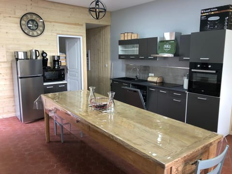 Dining area, Communal kitchen