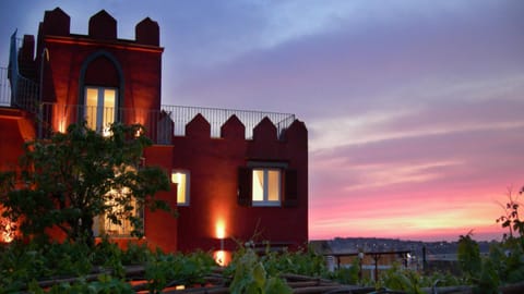 Property building, Patio, Garden, Balcony/Terrace, Garden view, Sea view
