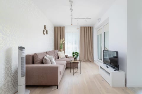 Communal lounge/ TV room, Living room, Seating area