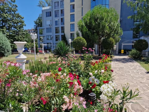 Property building, Garden, Garden view
